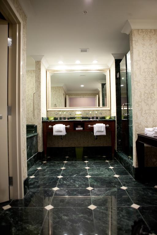 Town & Country Inn And Suites Чарльстон Экстерьер фото